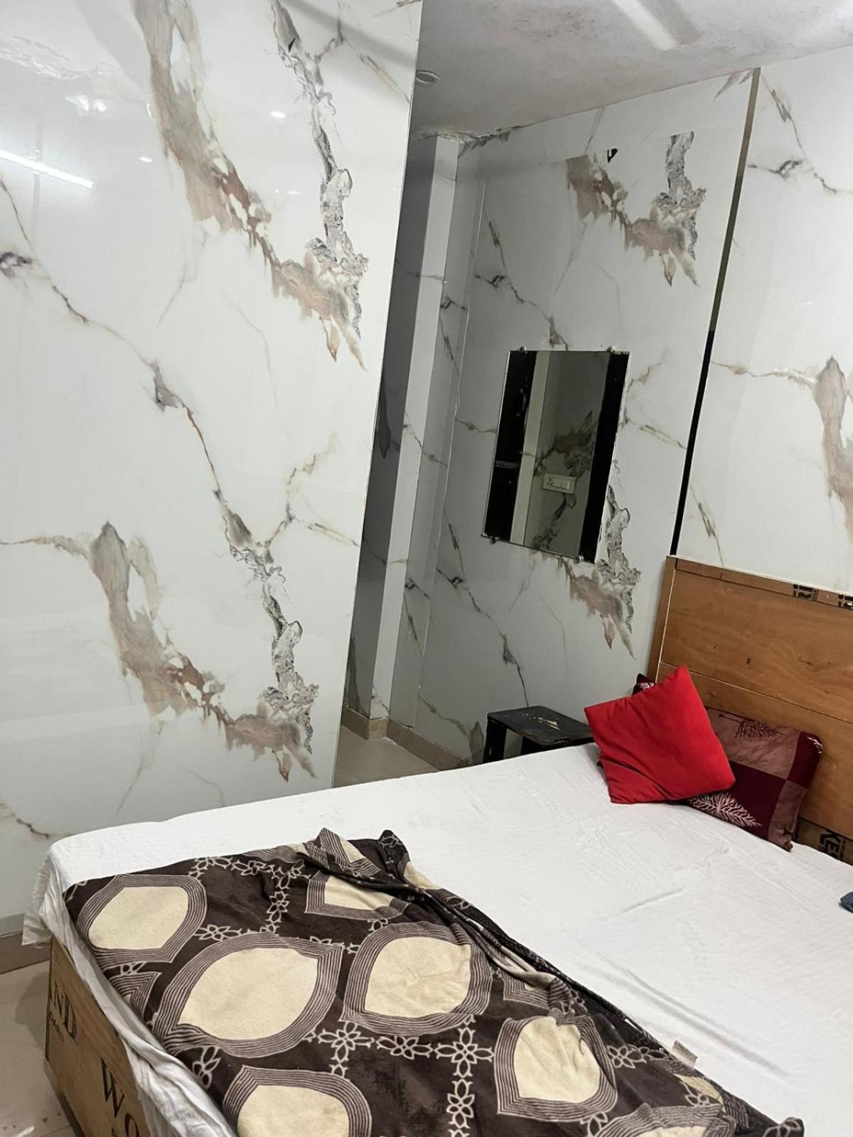 Arora Guest House Амритсар Экстерьер фото
