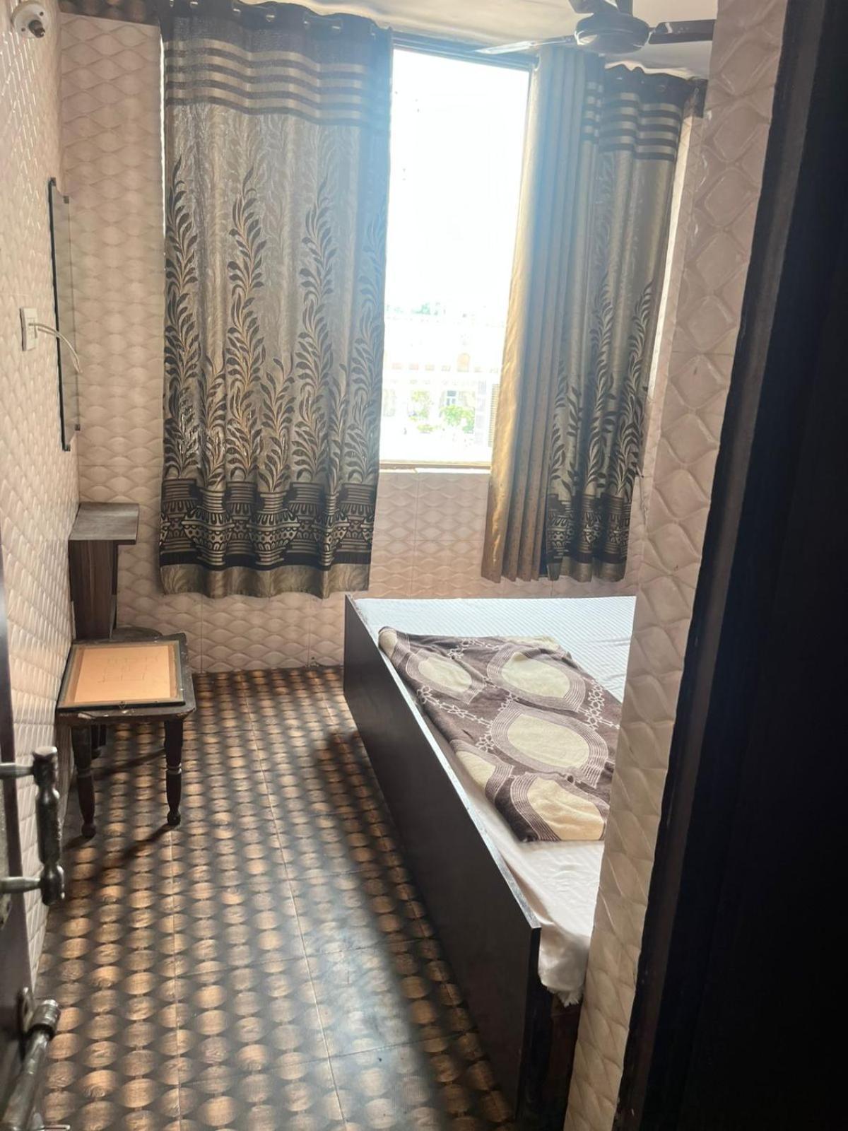 Arora Guest House Амритсар Экстерьер фото